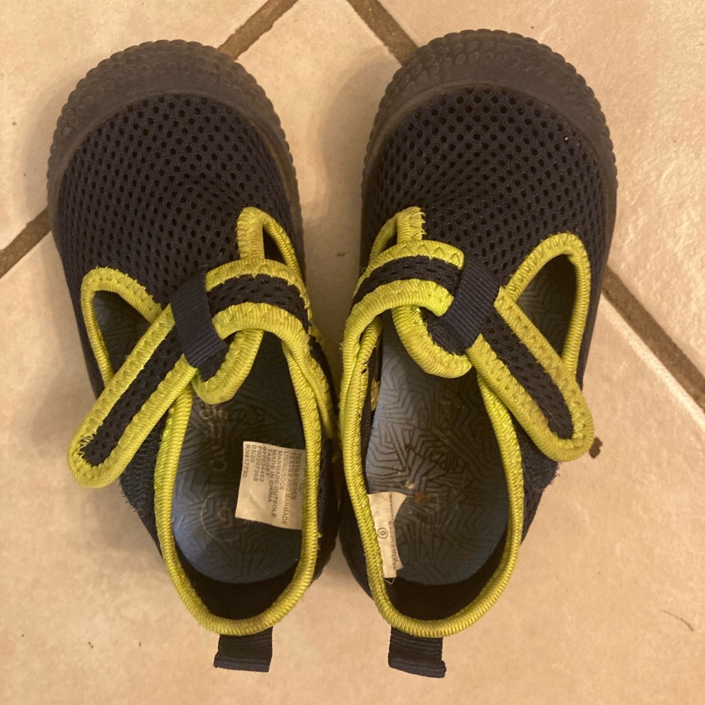 Size 6 toddler sandals